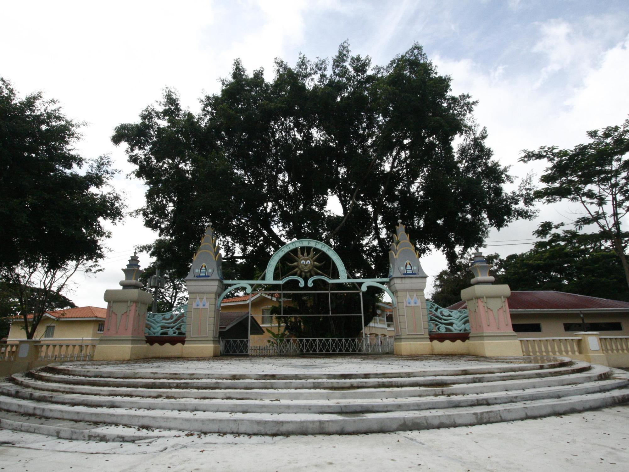 Fontana hotel y Villas - Fontana Hot Spring Leisure Parks Mabalacat Exterior foto